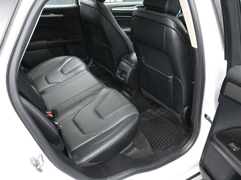 Used 2020 Ford Fusion Energi Titanium FWD image 10