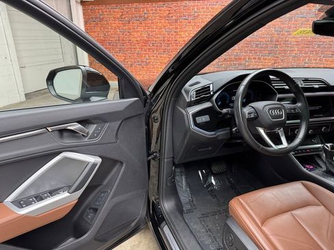 Used 2024 Audi Q3 2.0T Premium image 9