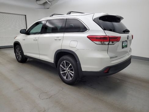 Used 2019 Toyota Highlander XLE AWD/4WD image 3