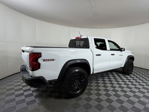 Used 2024 Chevrolet Colorado Trail Boss AWD/4WD image 4