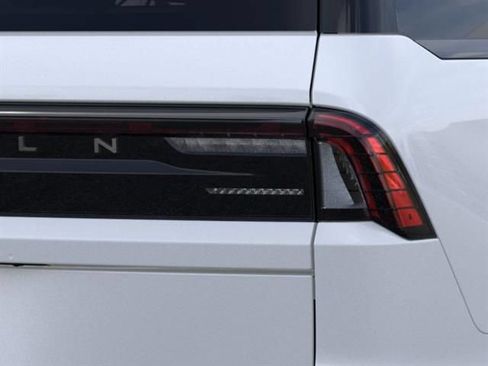 New 2026 Lincoln Navigator Reserve w/ Jet Appearance Package AWD/4WD image 21