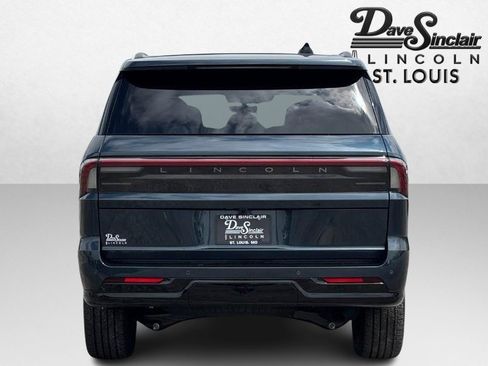 New 2026 Lincoln Navigator Reserve AWD/4WD image 4