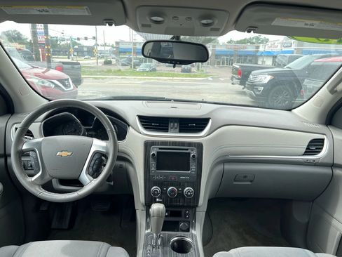 Used 2013 Chevrolet Traverse LT FWD image 11