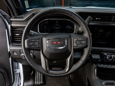 Used 2026 GMC Sierra 2500 AT4 w/ AT4 Premium Plus Package AWD/4WD image 19