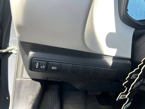 Used 2025 Toyota Corolla LE FWD image 22