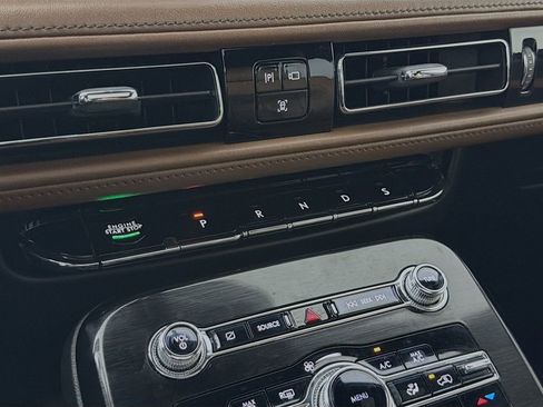 Used 2022 Lincoln Nautilus Reserve FWD image 21