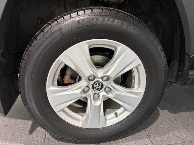Used 2020 Toyota RAV4 XLE w/ Convenience Package AWD/4WD image 24