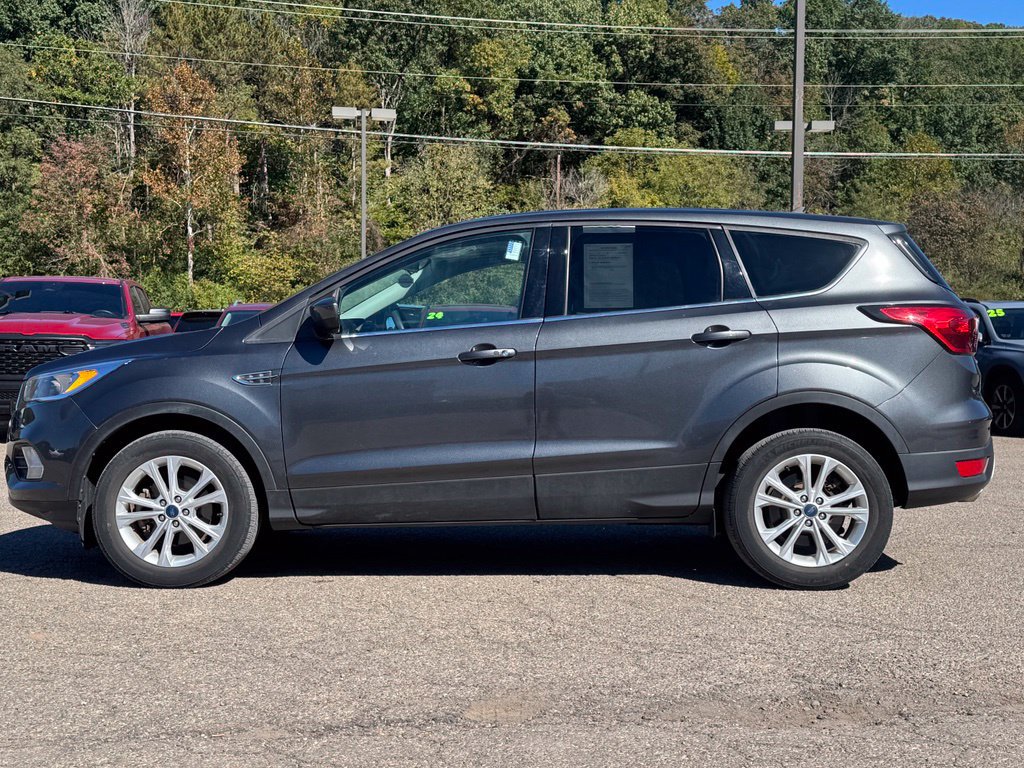 Used 2019 Ford Escape SE FWD image 3