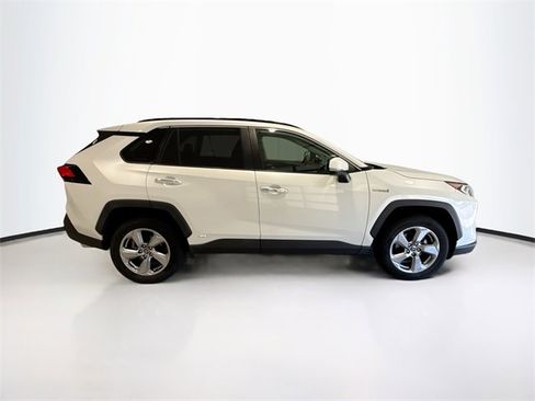 Used 2019 Toyota RAV4 Limited image 8