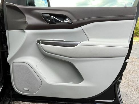 Certified 2023 GMC Acadia SLT image 22