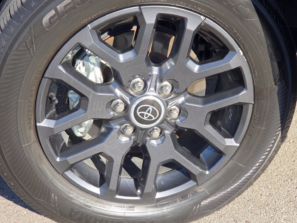 Used 2023 Toyota Sequoia Platinum AWD/4WD image 21