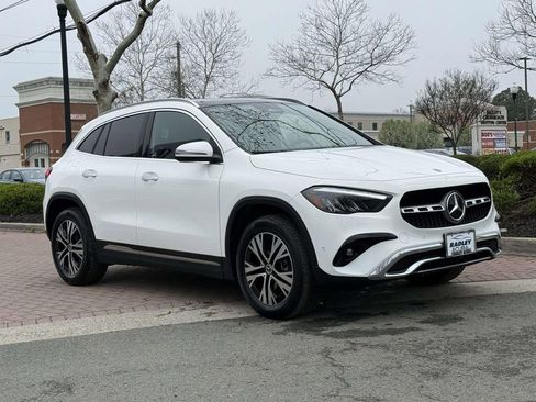 Used 2025 Mercedes-Benz GLA 250 4MATIC image 1