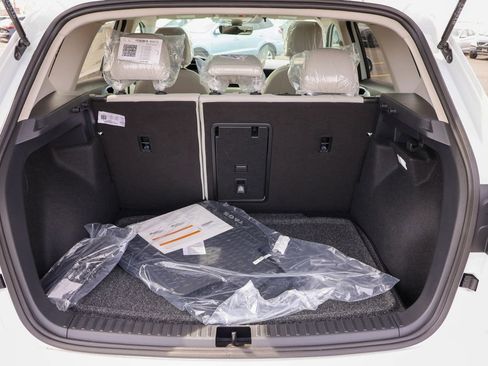 New 2025 Volkswagen Taos SE image 36