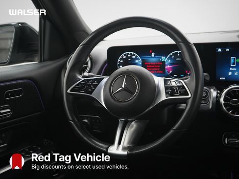 Used 2025 Mercedes-Benz GLB 250 4MATIC image 14