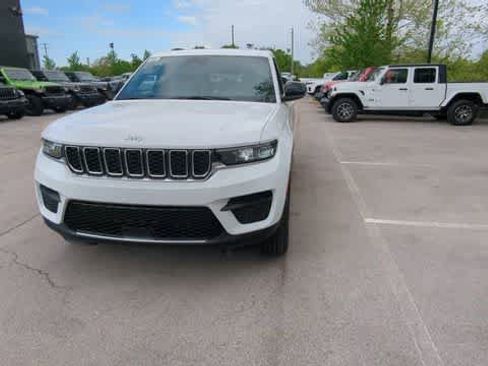 New 2026 Jeep Grand Cherokee Laredo X AWD/4WD image 3