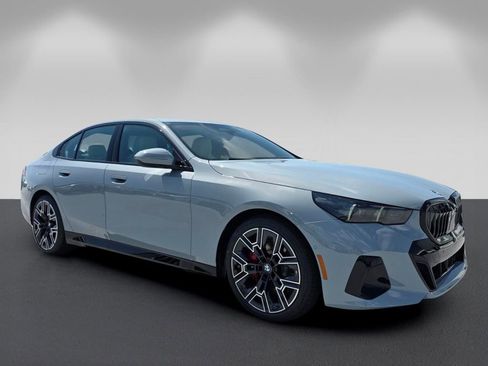New 2027 BMW 530i RWD image 1