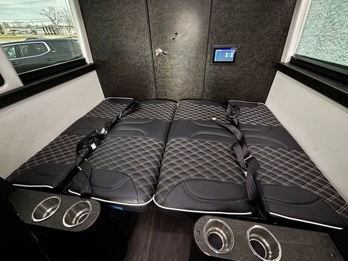 Used 2019 Mercedes-Benz Sprinter 170 w/ Driver Convenience Package image 41