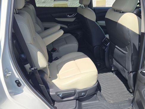 Certified 2023 Subaru Ascent Limited AWD/4WD image 10