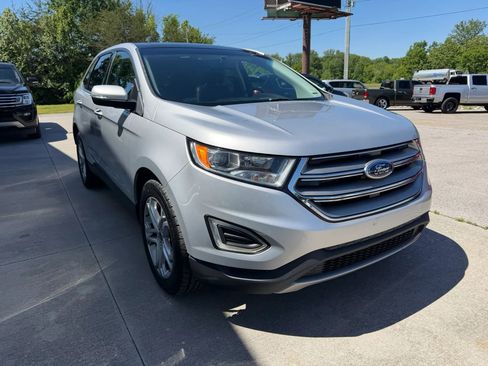 Used 2017 Ford Edge Titanium w/ Technology Package AWD/4WD image 21