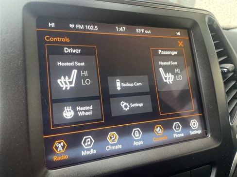 Used 2022 Jeep Cherokee Trailhawk image 4