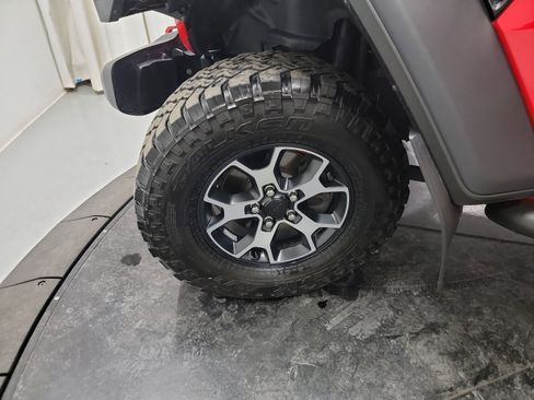 Used 2022 Jeep Wrangler Unlimited Rubicon w/ Cold Weather Group image 12