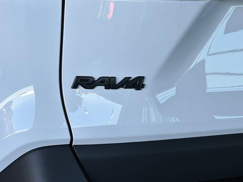 New 2024 Toyota RAV4 XLE image 7