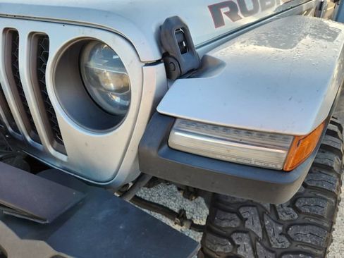 Used 2022 Jeep Gladiator Rubicon w/ LED Lighting Group AWD/4WD image 6