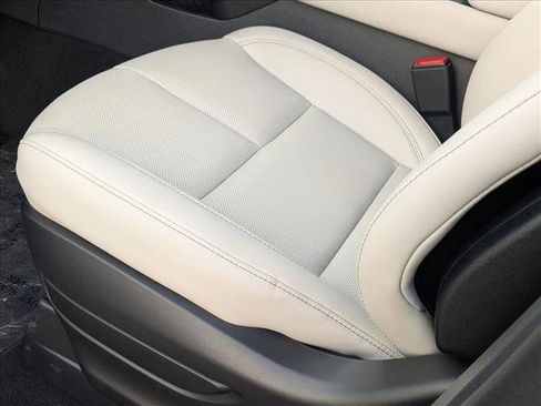 New 2025 Lincoln Aviator 2WD w/ Jet Appearance Package image 4