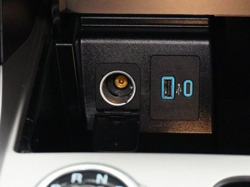 Used 2023 Ford Explorer XLT w/ Equipment Group 202A image 15