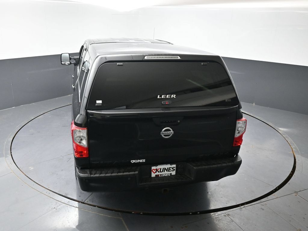 Used 2018 Nissan Titan SV AWD/4WD image 45