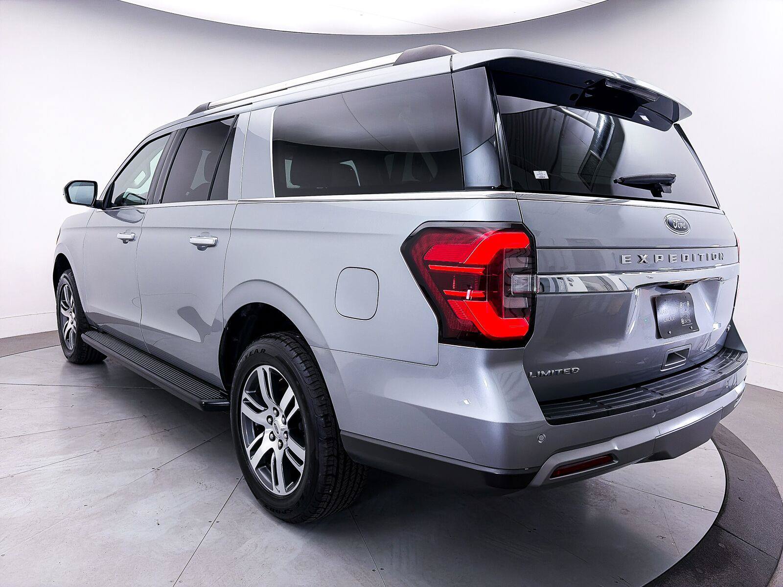 Used 2024 Ford Expedition Max Limited AWD/4WD image 16