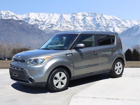 Used 2016 Kia Soul FWD image 2