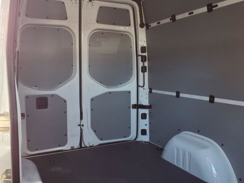 Used 2025 Mercedes-Benz Sprinter 2500 image 20