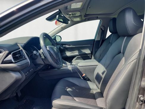 Used 2024 Toyota Camry XSE FWD image 10