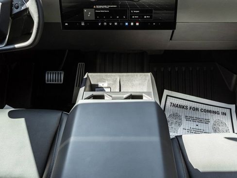 Used 2025 Tesla Cybertruck AWD Crew Cab image 10