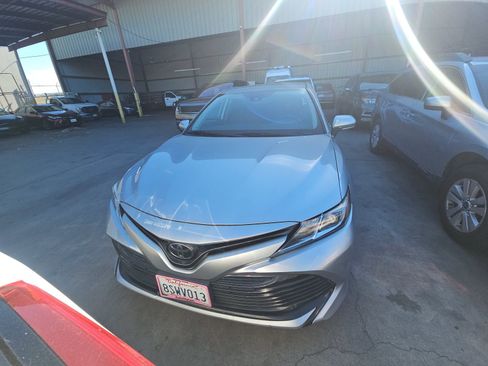 Used 2019 Toyota Camry LE image 2