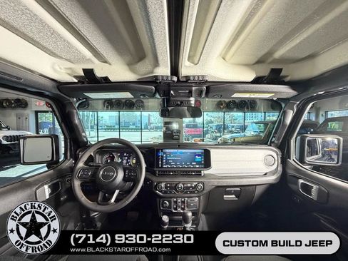 Used 2024 Jeep Wrangler Unlimited AWD/4WD image 17