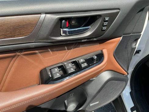 Used 2018 Subaru Outback 3.6R Touring AWD/4WD image 13