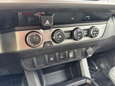 Used 2016 Toyota Tacoma SR5 image 34