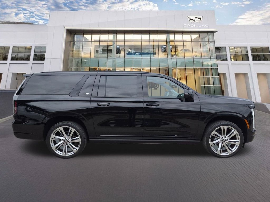 Used 2026 Cadillac Escalade ESV Platinum Sport AWD/4WD image 4