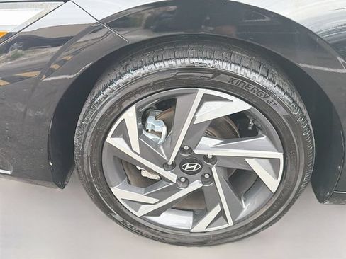 Certified 2025 Hyundai Elantra SEL w/ Cargo Package FWD image 33