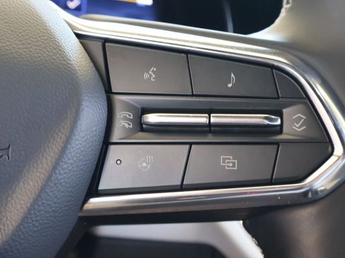 Used 2025 Chevrolet Equinox EV LT image 21