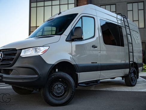 Used 2024 Mercedes-Benz Sprinter 2500 image 5