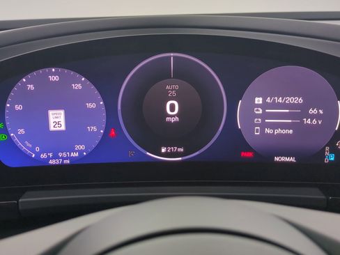 Certified 2025 Porsche Macan Electric RWD image 11