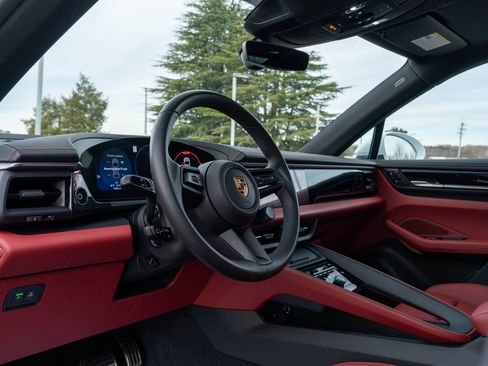 Certified 2025 Porsche Macan 4S Electric image 4