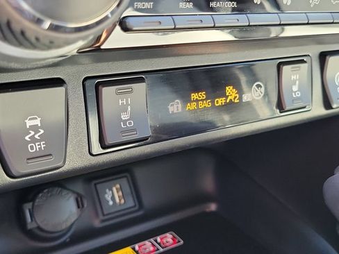 Used 2023 Toyota RAV4 XLE Premium AWD/4WD image 11