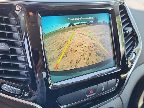 Used 2022 Jeep Cherokee Limited w/ Elite Package AWD/4WD image 24