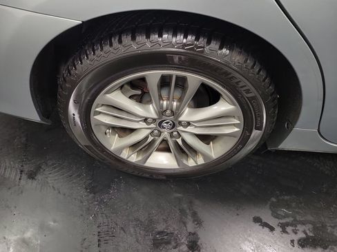 Used 2015 Toyota Camry SE FWD image 11