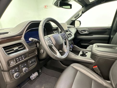 Certified 2023 Chevrolet Tahoe Z71 w/ Luxury Package AWD/4WD image 4