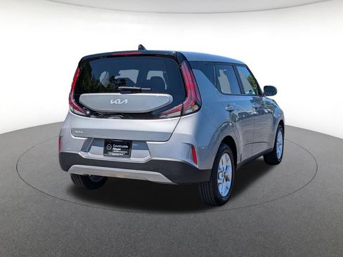 Used 2025 Kia Soul LX w/ LX Technology Package FWD image 5